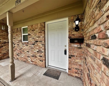 1914 W Northgate Drive - Photo Thumbnail 1