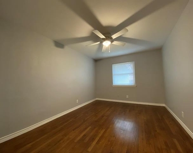 11005 Wyatt Street - Photo Thumbnail 11