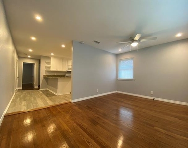 11005 Wyatt Street - Photo Thumbnail 5