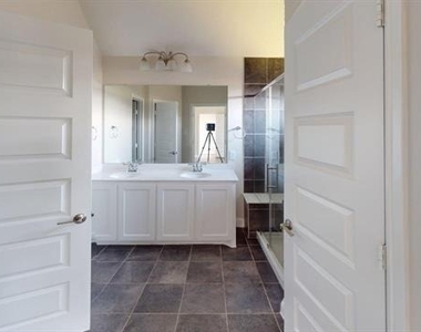 204 Rosewood Drive - Photo Thumbnail 22
