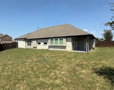 204 Rosewood Drive - Photo Thumbnail 27
