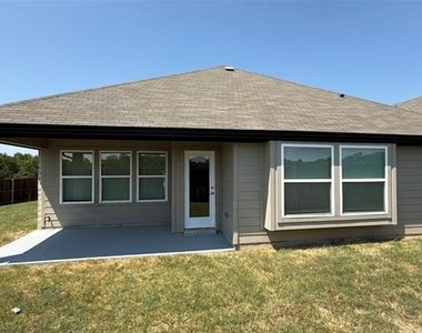 204 Rosewood Drive - Photo Thumbnail 25