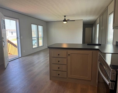 1800 Oak Grove Road E - Photo Thumbnail 6