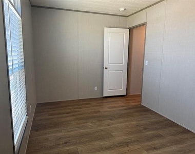 1800 Oak Grove Road E - Photo Thumbnail 13