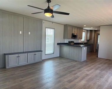 1800 Oak Grove Road E - Photo Thumbnail 2