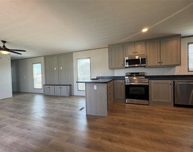 1800 Oak Grove Road E - Photo Thumbnail 3