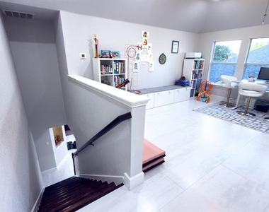 7906 Thorneywood Road - Photo Thumbnail 4