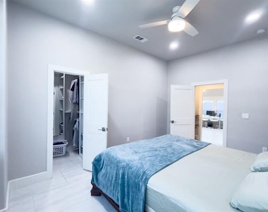 7906 Thorneywood Road - Photo Thumbnail 6