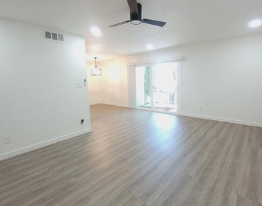 3416 N 44th Street - Photo Thumbnail 7