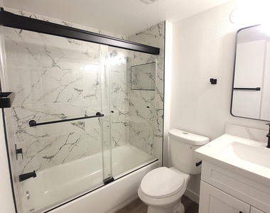 3416 N 44th Street - Photo Thumbnail 8