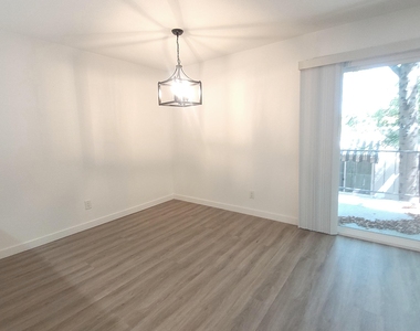 3416 N 44th Street - Photo Thumbnail 4