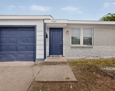 4525 Hunter Street - Photo Thumbnail 5