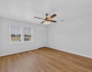 4525 Hunter Street - Photo Thumbnail 7