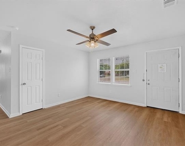 4525 Hunter Street - Photo Thumbnail 6