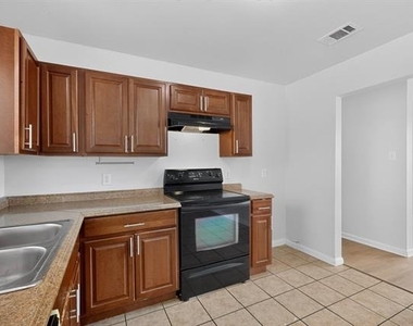 4525 Hunter Street - Photo Thumbnail 13