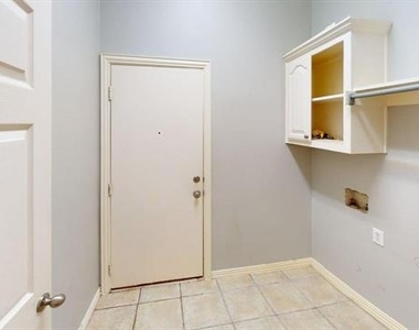 4536 Brenda Drive - Photo Thumbnail 25
