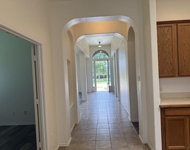 509 S Avalanche Drive - Photo Thumbnail 6