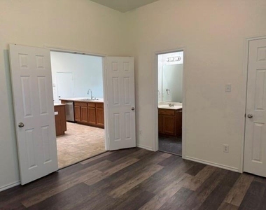 509 S Avalanche Drive - Photo Thumbnail 15