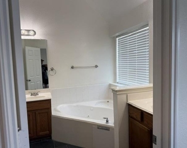 509 S Avalanche Drive - Photo Thumbnail 19