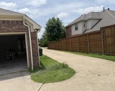 509 S Avalanche Drive - Photo Thumbnail 2