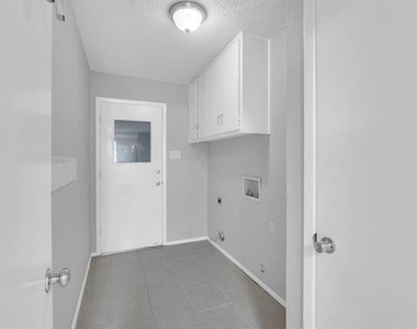 5717 Stage Line Court - Photo Thumbnail 18