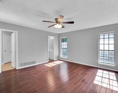 5717 Stage Line Court - Photo Thumbnail 10