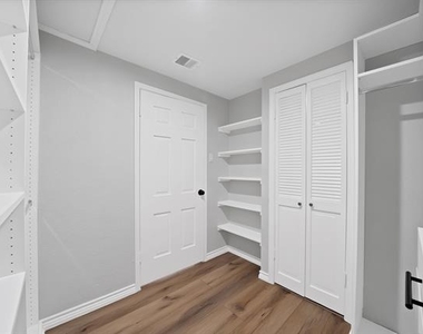 1427 Stagecoach Drive - Photo Thumbnail 25