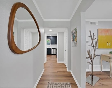 1427 Stagecoach Drive - Photo Thumbnail 3
