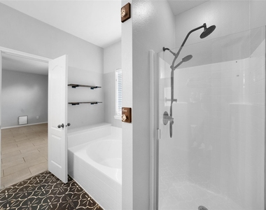 317 Sheridan Road - Photo Thumbnail 11
