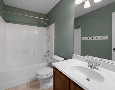 317 Sheridan Road - Photo Thumbnail 32