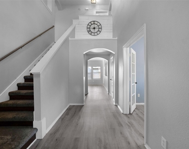 317 Sheridan Road - Photo Thumbnail 20