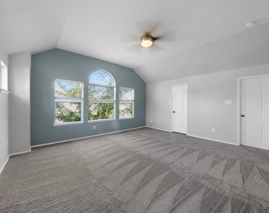 317 Sheridan Road - Photo Thumbnail 28