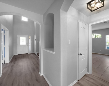 317 Sheridan Road - Photo Thumbnail 24
