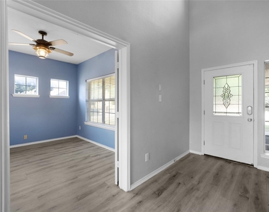 317 Sheridan Road - Photo Thumbnail 22