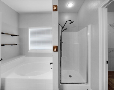 317 Sheridan Road - Photo Thumbnail 12