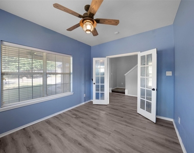 317 Sheridan Road - Photo Thumbnail 23