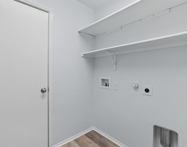 1417 Nicholas Lane - Photo Thumbnail 23