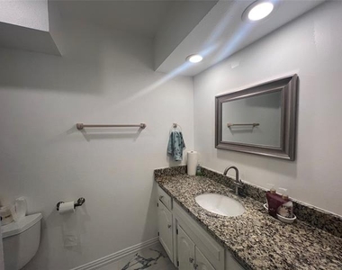702 Mount Vernon Drive - Photo Thumbnail 11