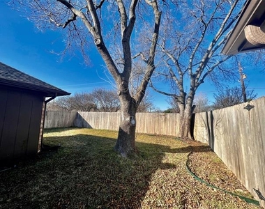 702 Mount Vernon Drive - Photo Thumbnail 12
