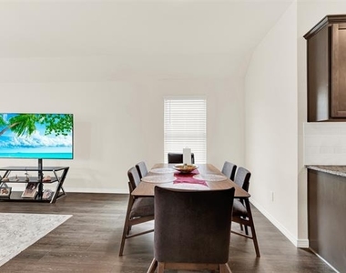 720 Willow View Way - Photo Thumbnail 10