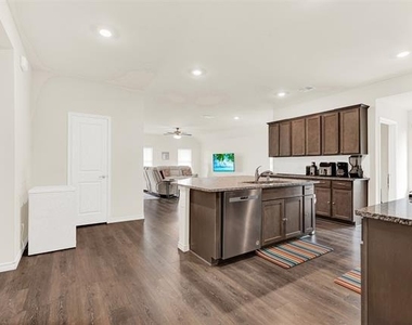 720 Willow View Way - Photo Thumbnail 7