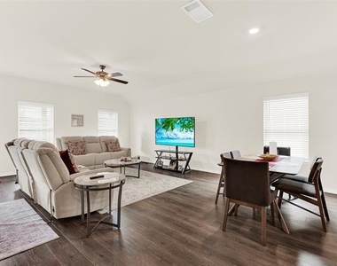 720 Willow View Way - Photo Thumbnail 11