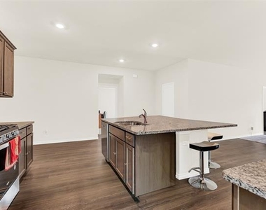 720 Willow View Way - Photo Thumbnail 6