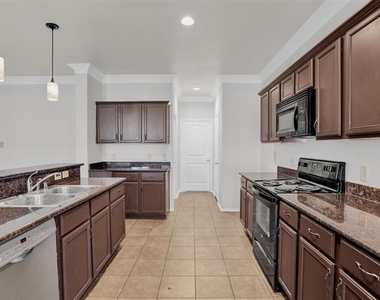 2138 Meadow View Drive - Photo Thumbnail 7