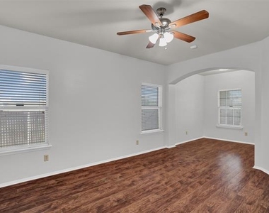 2138 Meadow View Drive - Photo Thumbnail 9