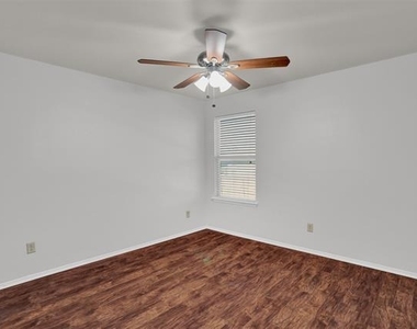 2138 Meadow View Drive - Photo Thumbnail 20