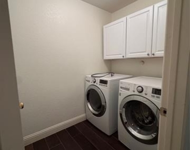 15107 Brooks Lane - Photo Thumbnail 6
