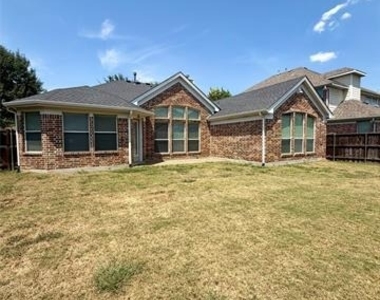 15107 Brooks Lane - Photo Thumbnail 12