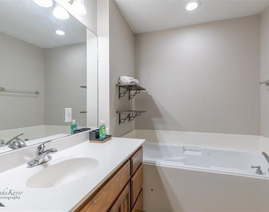 6670 Picadilly Street - Photo Thumbnail 12