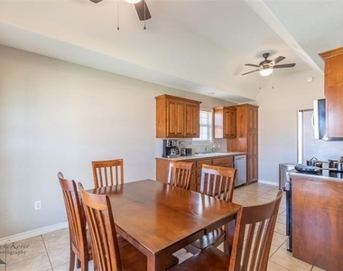 6670 Picadilly Street - Photo Thumbnail 8